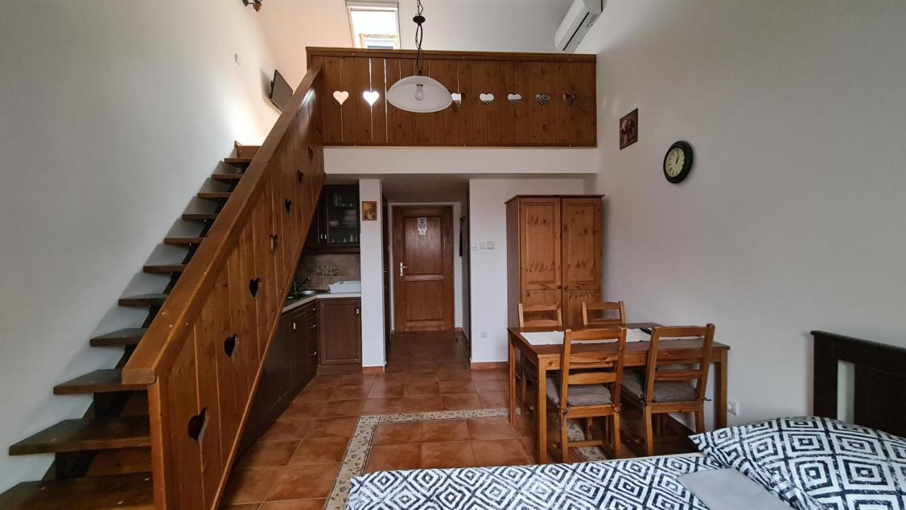 Gyulai Fuerdoe Apartman エクステリア 写真