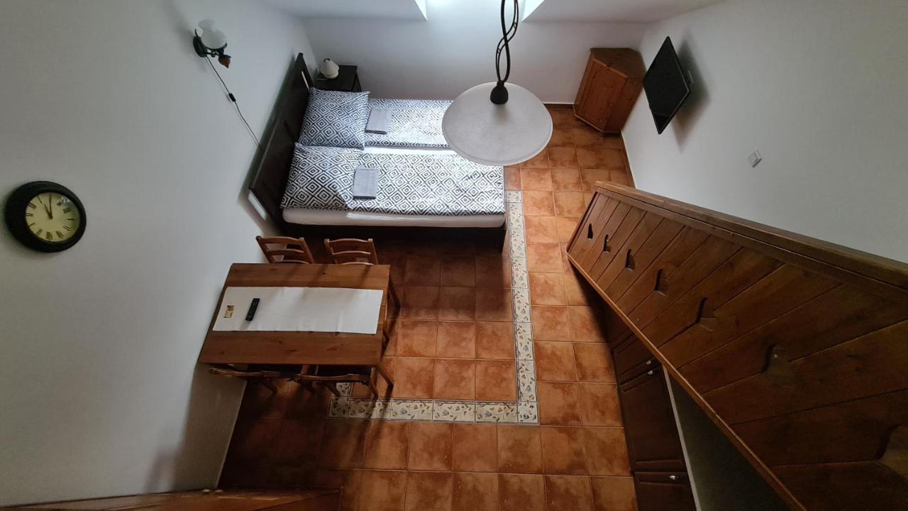 Gyulai Fuerdoe Apartman エクステリア 写真