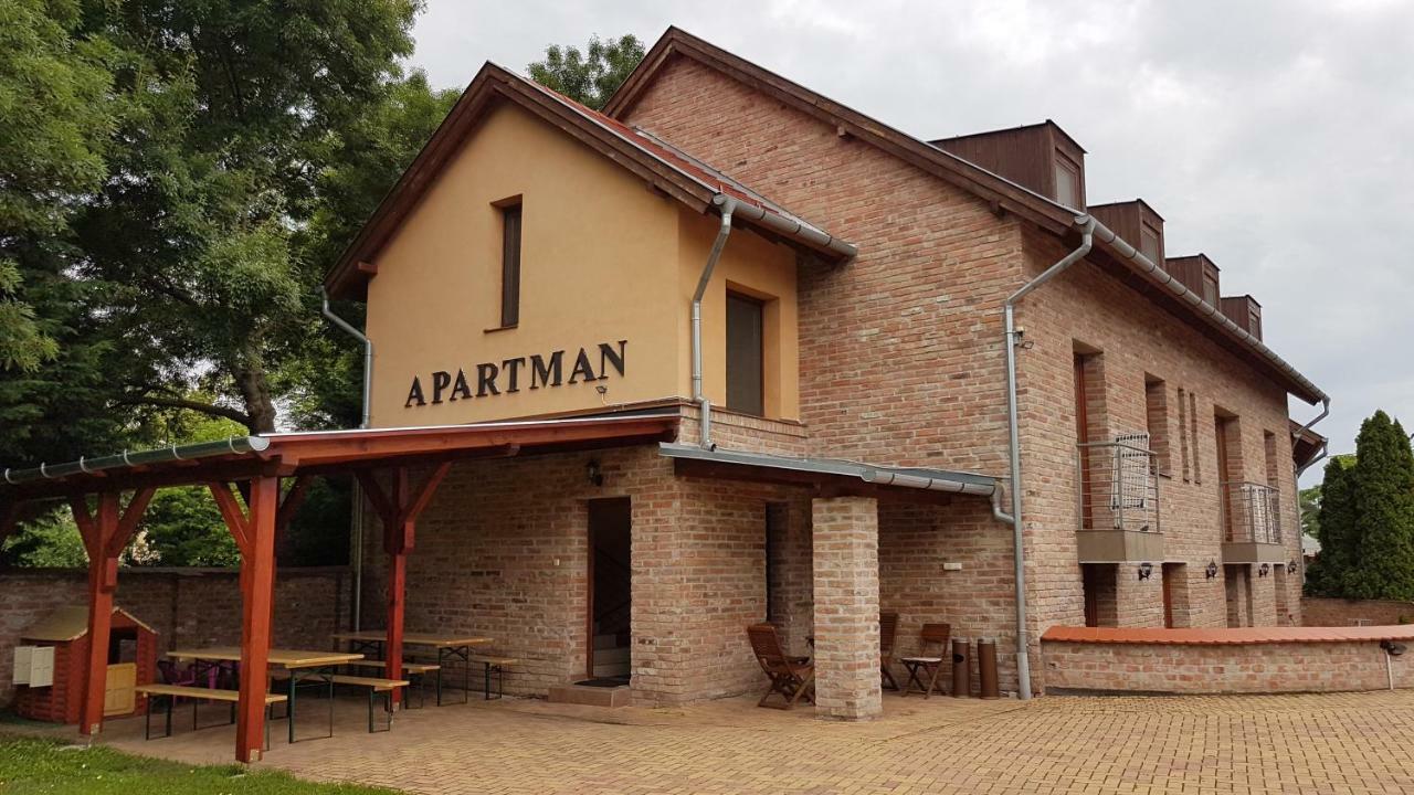 Gyulai Fuerdoe Apartman エクステリア 写真